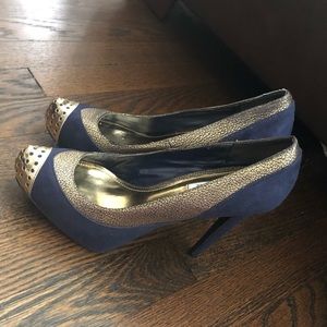 Navy and gold Jennifer Lopez heels!